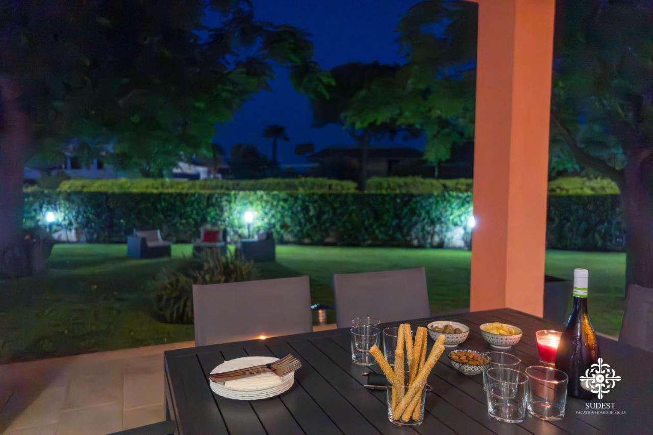 Villa Seaside - Beach Retreat With Jacuzzi Syracuse Exterior foto