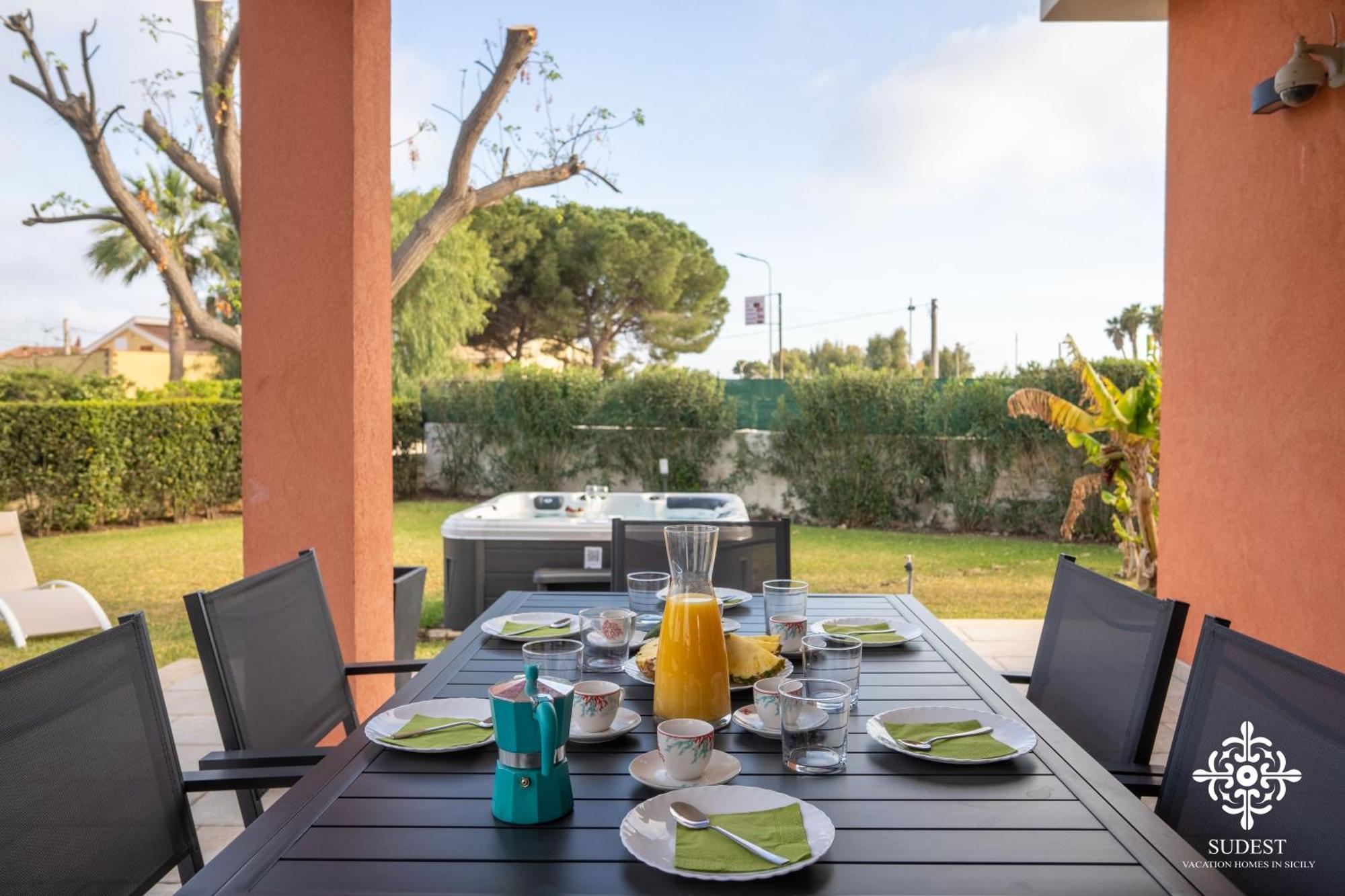 Villa Seaside - Beach Retreat With Jacuzzi Syracuse Exterior foto