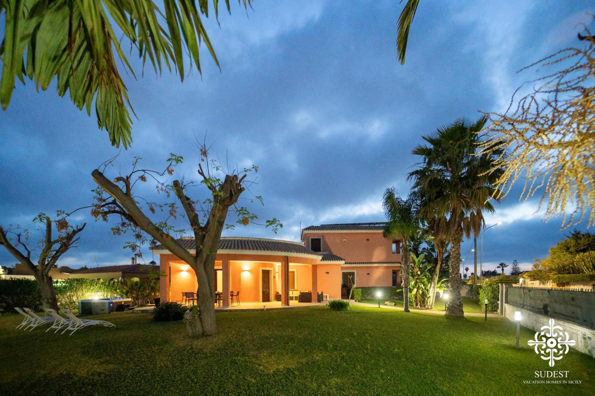 Villa Seaside - Beach Retreat With Jacuzzi Syracuse Exterior foto
