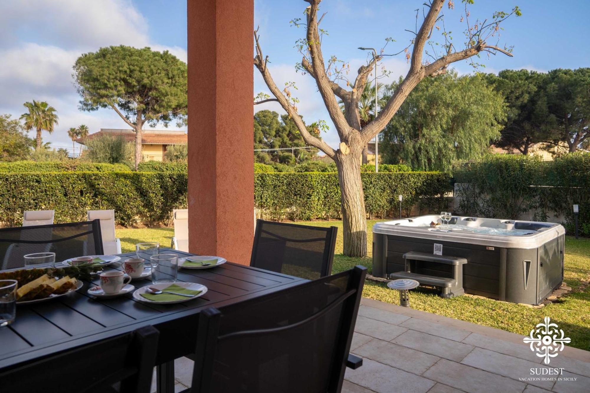 Villa Seaside - Beach Retreat With Jacuzzi Syracuse Exterior foto